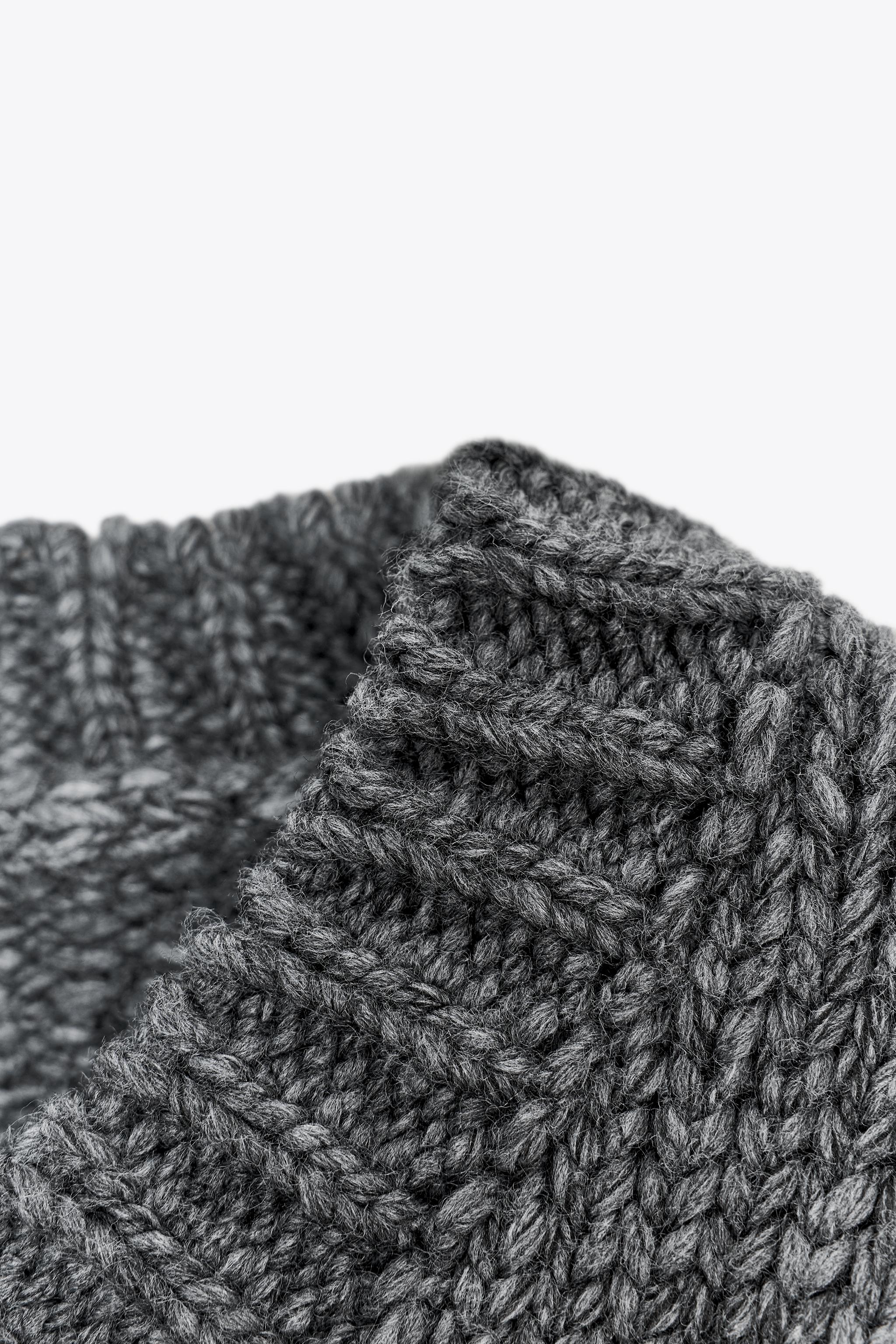 PULL COURT EN MAILLE COL V